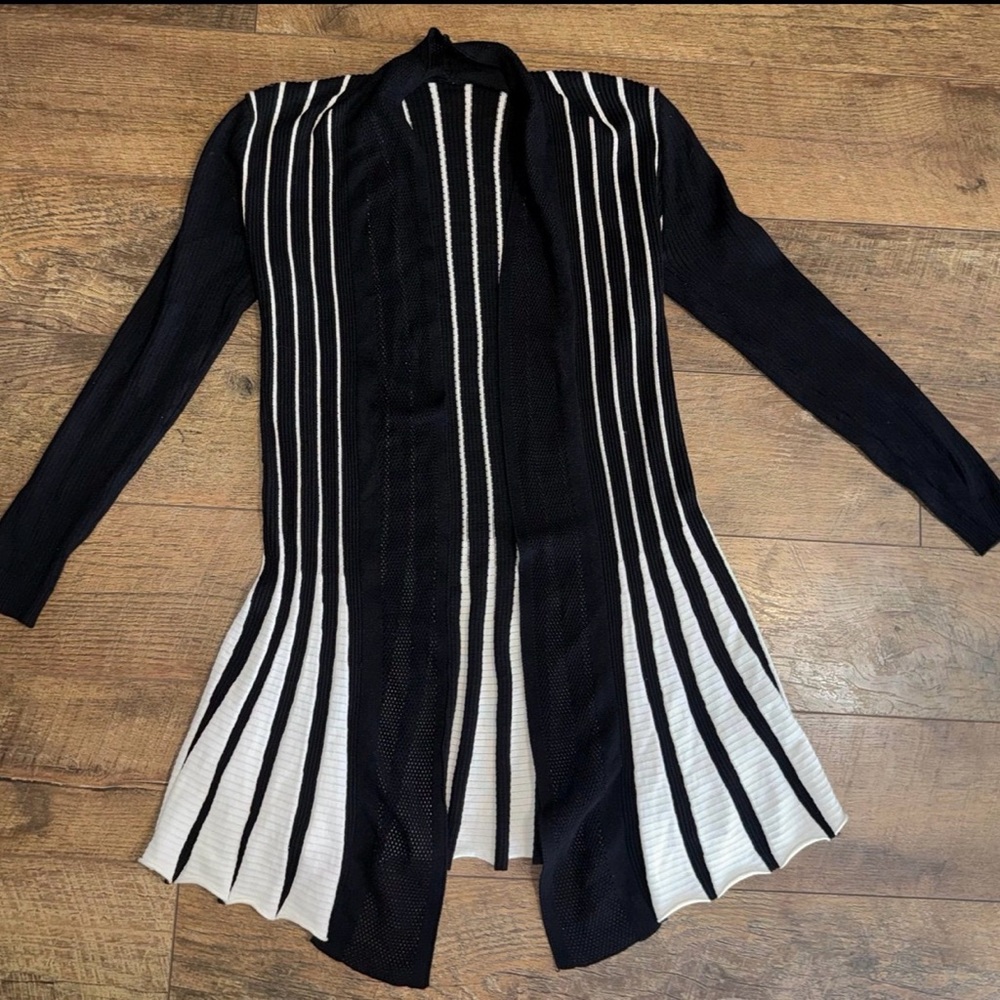 Women’s Black & Gray Cardigan Sweater size Medium Large NWOT